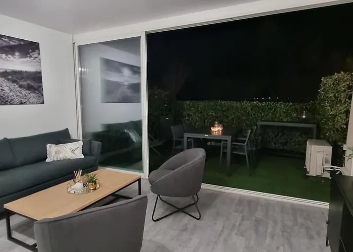 Le Neuburg Sur La Vue Climatisation Piscine Parking Sète